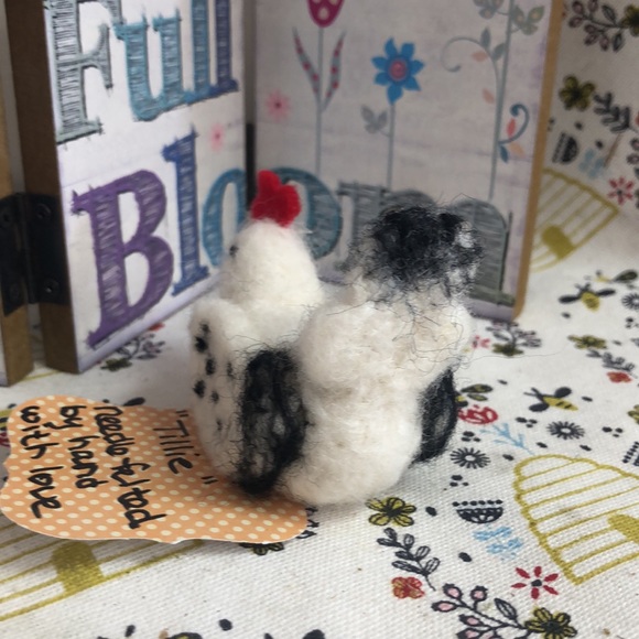COPY - Set of 4 handmade needle felted chickens hens - Picture 11 of 16
